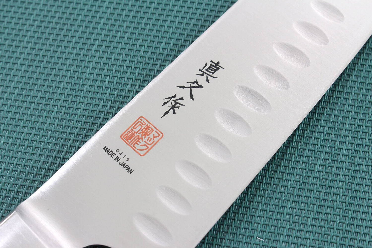 Couteau santoku japonais MAC Professional alvéolé 17cm