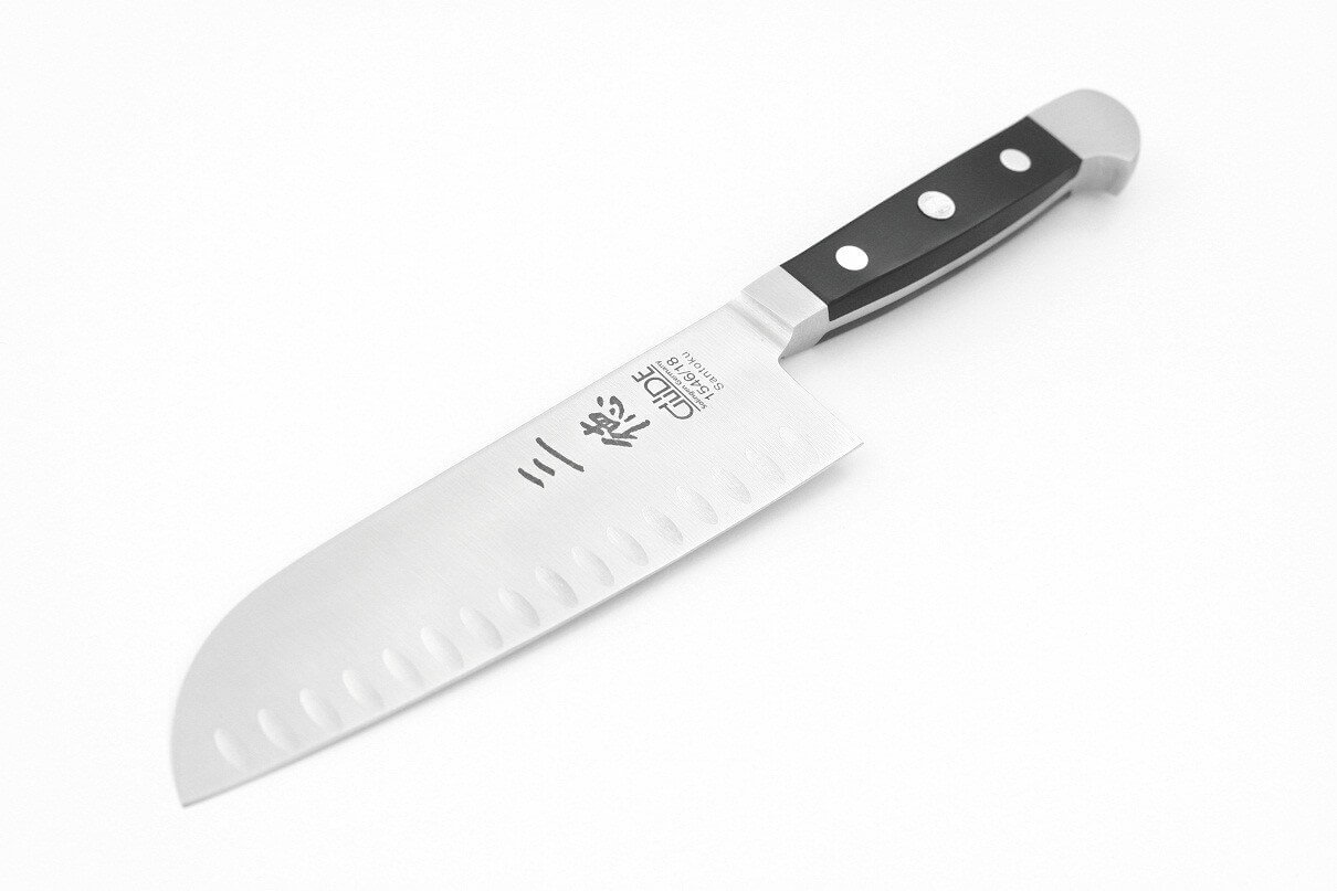 Couteau santoku alvéolé Güde Alpha 18cm en acier forgé