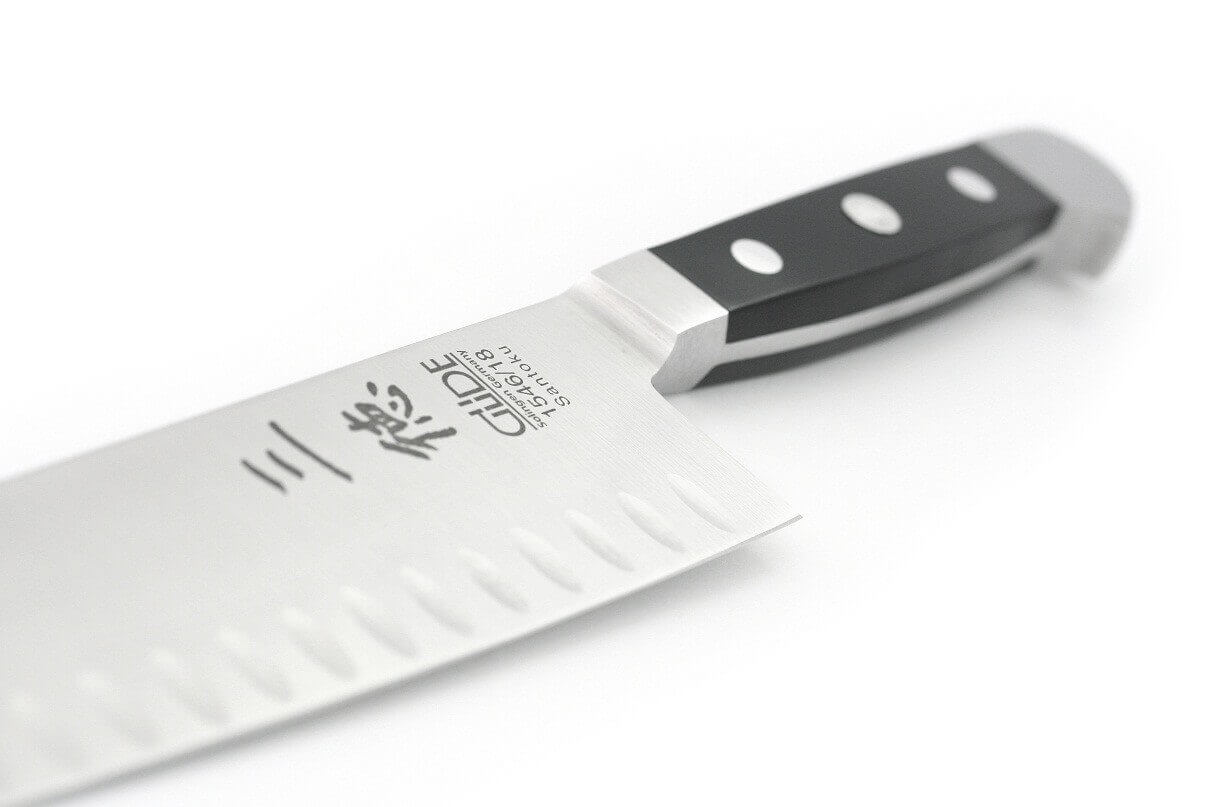 Couteau santoku alvéolé Güde Alpha 18cm en acier forgé