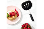 Spatule extra large flexible ajourée OXO en silicone