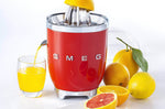 Presse-agrumes Smeg années 50 - Rouge