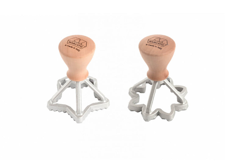 Set de 2 emporte pièces à biscottini Marcato motifs étoiles et fleurs