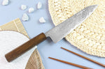 Couteau de chef japonais artisanal Wusaki Unagi AUS10 damas 21cm manche chêne