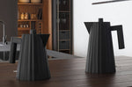 Bouilloire électrique Alessi Plissé noire design par Michele De Lucchi
