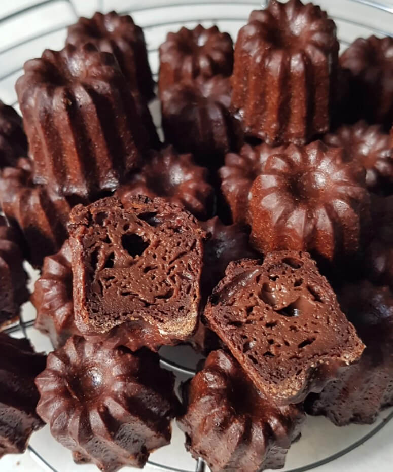 Moule à mini cannelés bordelais en silicone De Buyer Elastomoule 20 ou 28 alvéoles - 20