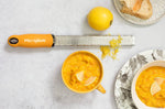 Râpe-zesteur Microplane Premium Classic Jaune Moutarde - 20,3cm