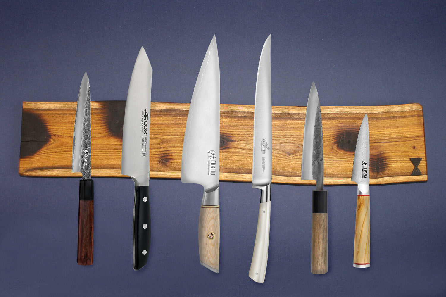 Barre aimantée artisanale Essences Creations en bois de cytise brûlé Shu Sugi Ban 48cm modèle 1