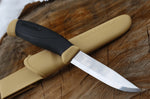 Couteau Mora Companion 13166 lame inox 10,4cm manche caoutchouc noir/sable + étui