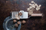Râpe à truffe 2-en-1 Microplane Master manche en noyer