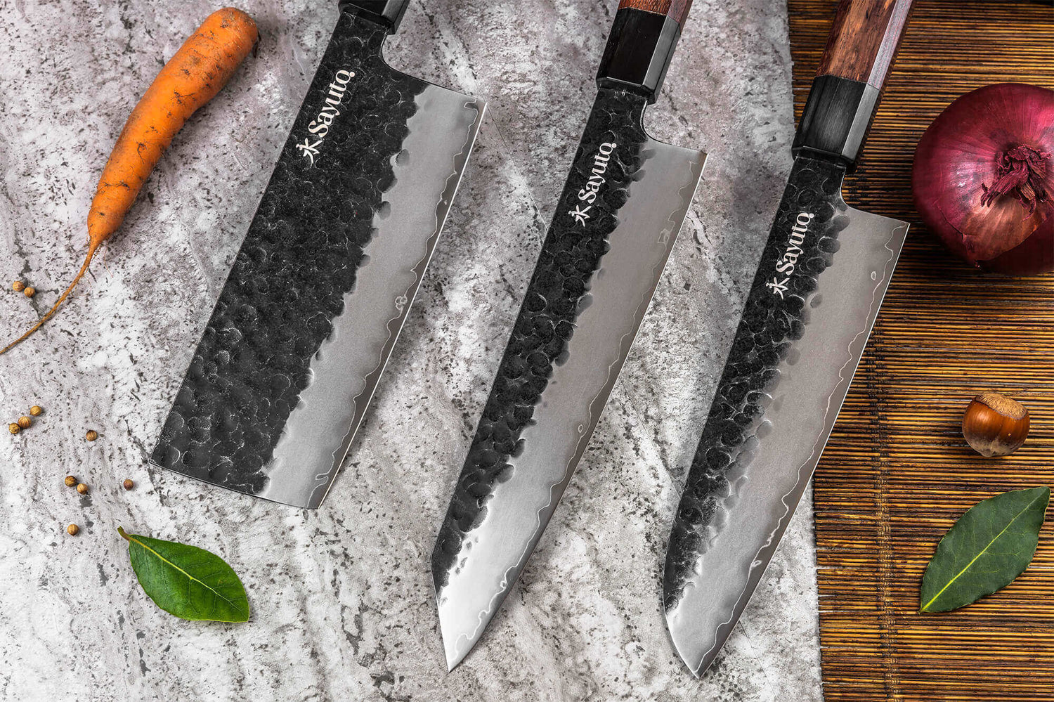 Couteau nakiri Sayuto Séquoia San Mai martelé 17cm