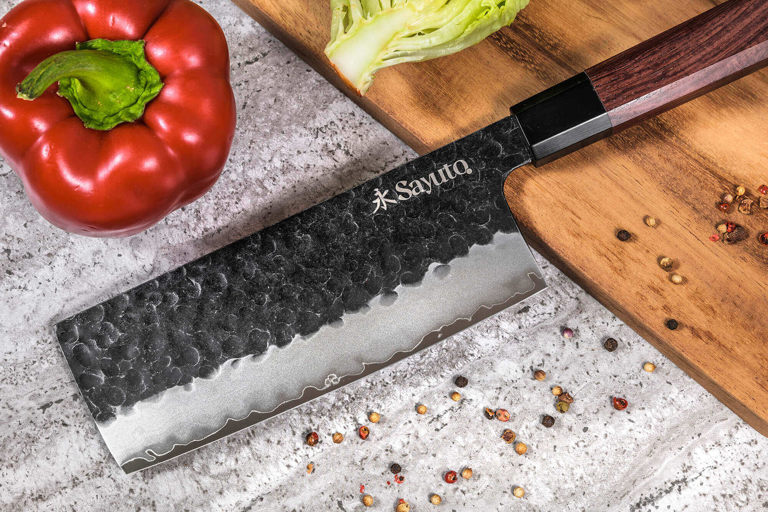 Couteau nakiri Sayuto Séquoia San Mai martelé 17cm