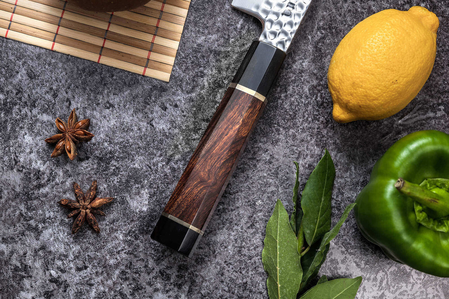 Couteau santoku Sayuto Desert Damas martelé 18cm