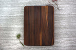 Planche à découper Wusaki en bois de noyer avec rigole - 40 x 30 x 1,9 cm