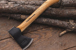 Hache Condor Scout 61400 manche en bois hickory avec couvre-lame en cuir