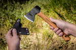 Hache Condor Scout 61400 manche en bois hickory avec couvre-lame en cuir