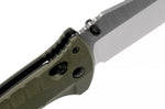 Couteau pliant Benchmade Turret Black 980SBK lame noire semi-dentée manche G10 vert olive 12cm