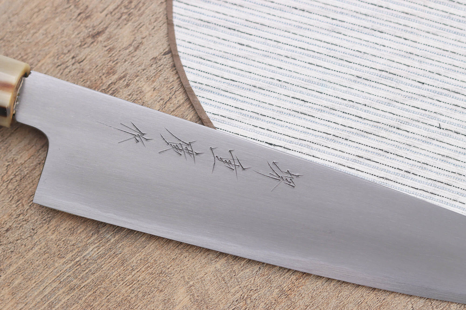 Couteau kiritsuke japonais artisanal Kasahara Shigehiro forgé par Yoshikazu Ikeda 21cm