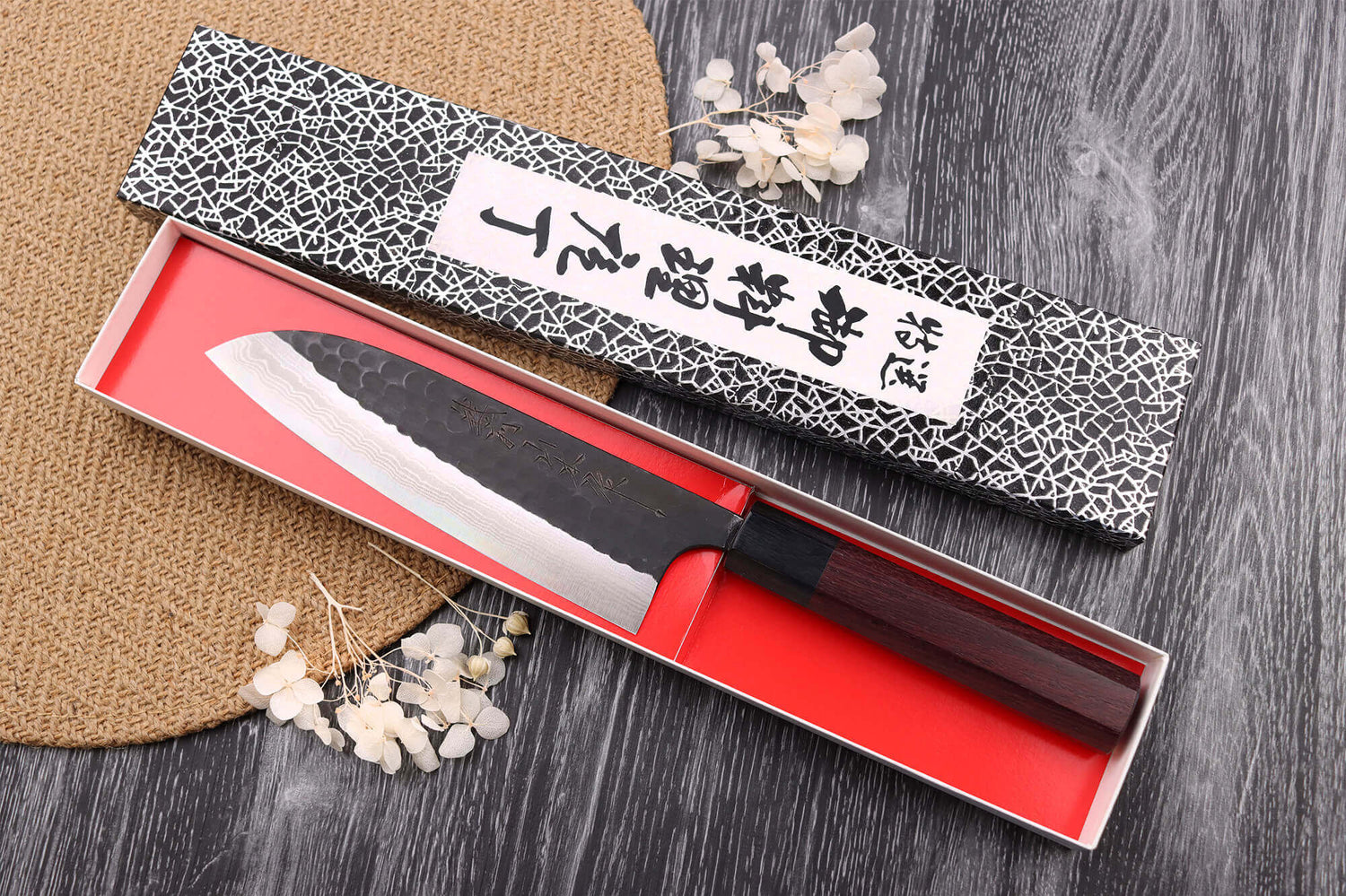 Couteau santoku japonais artisanal Nao Yamamoto Damas AS brut de forge 16,5cm
