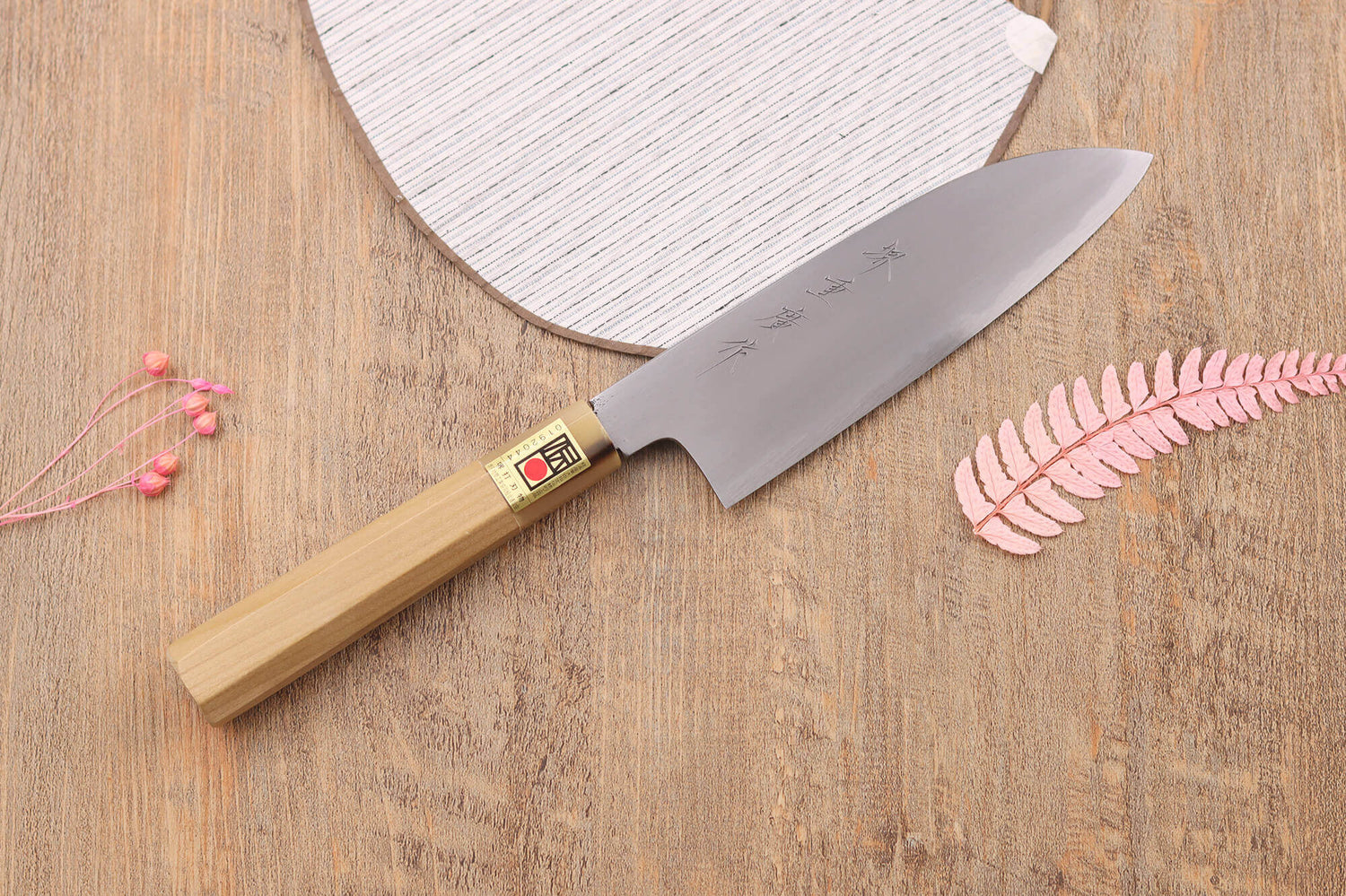 Couteau santoku japonais artisanal Kasahara Shigehiro forgé par Yoshikazu Ikeda 16,5cm