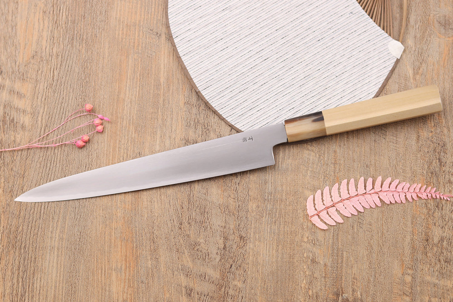 Couteau sujihiki japonais artisanal Kasahara Shigehiro forgé par Yoshikazu Ikeda 24cm
