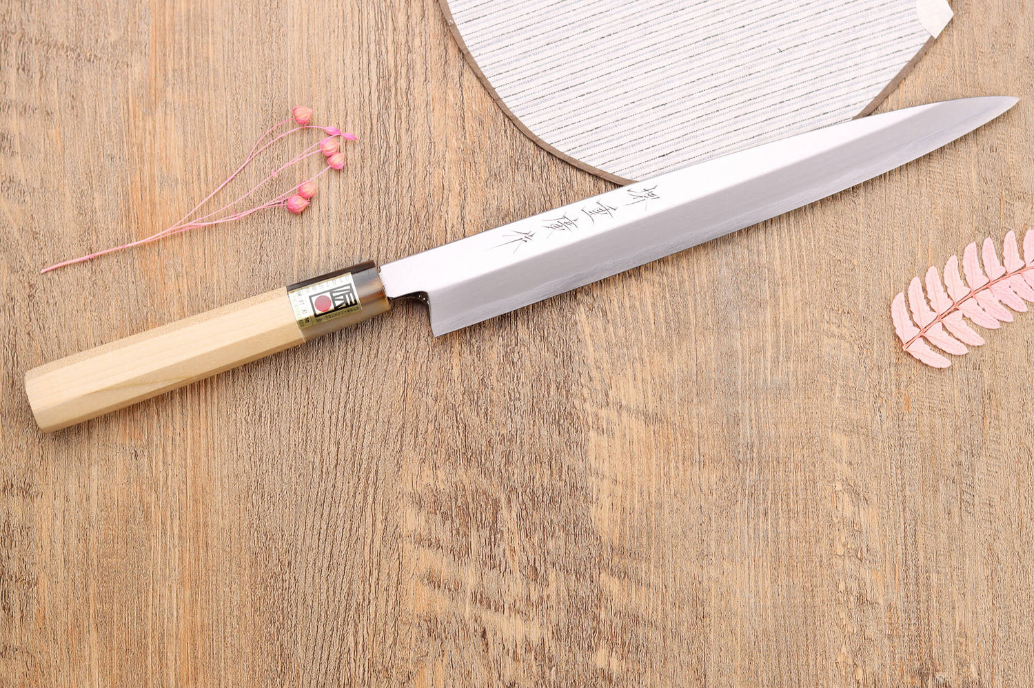 Couteau yanagiba japonais artisanal Kasahara Shigehiro forgé par Yoshikazu Ikeda 24cm