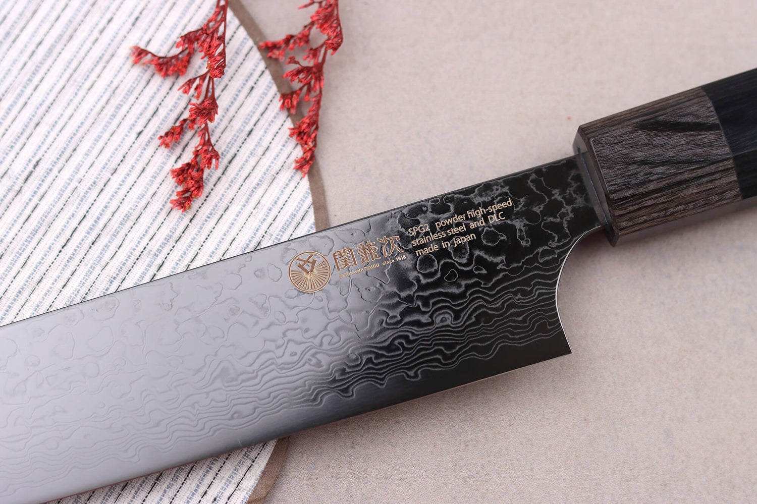 Couteau sujihiki kiritsuke japonais Kanetsugu Zuiun Kiwami revêtement DLC 24cm