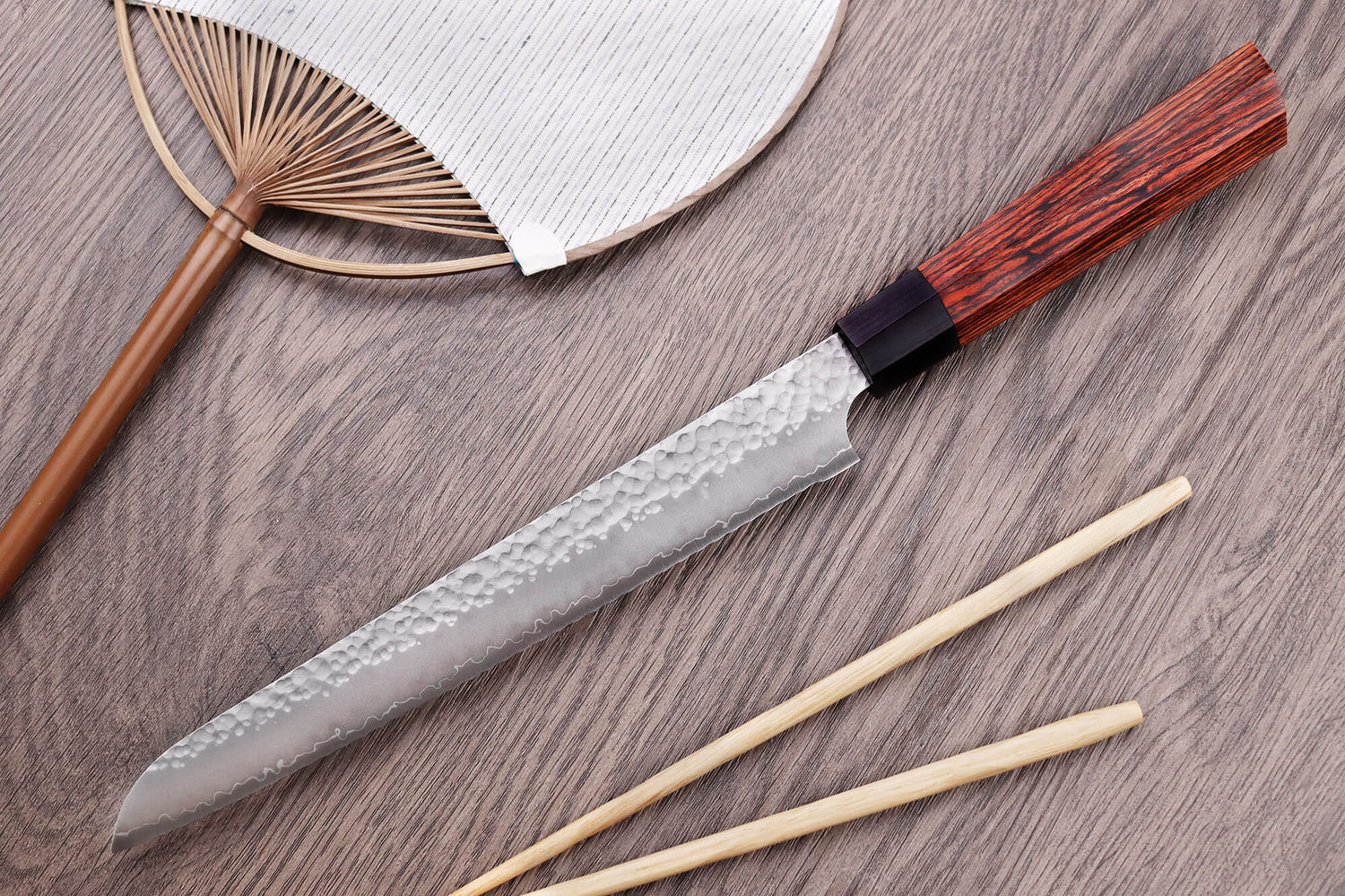 Couteau à pain japonais Kanetsugu Heptagon Uto martelé 21cm