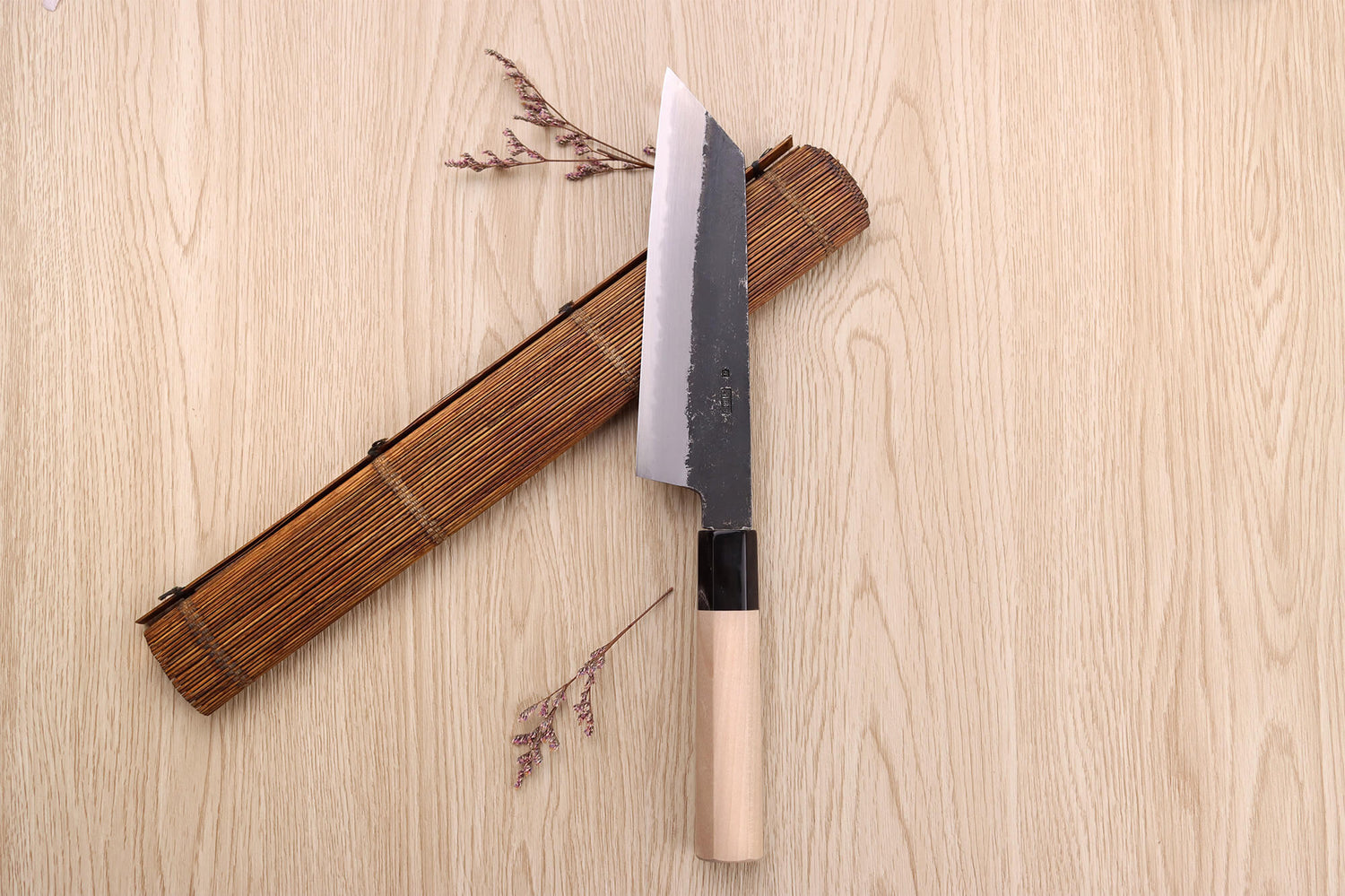 Couteau santoku kiritsuke 18cm japonais artisanal Sakai Kikumori Kikuzuki Kuro