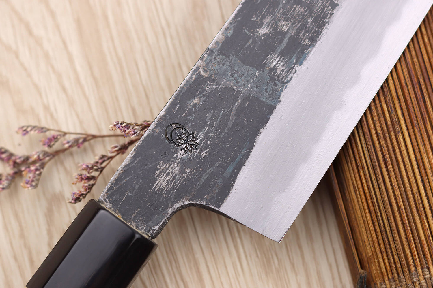 Couteau de chef kiritsuke 24cm japonais artisanal Sakai Kikumori Kikuzuki Kuro
