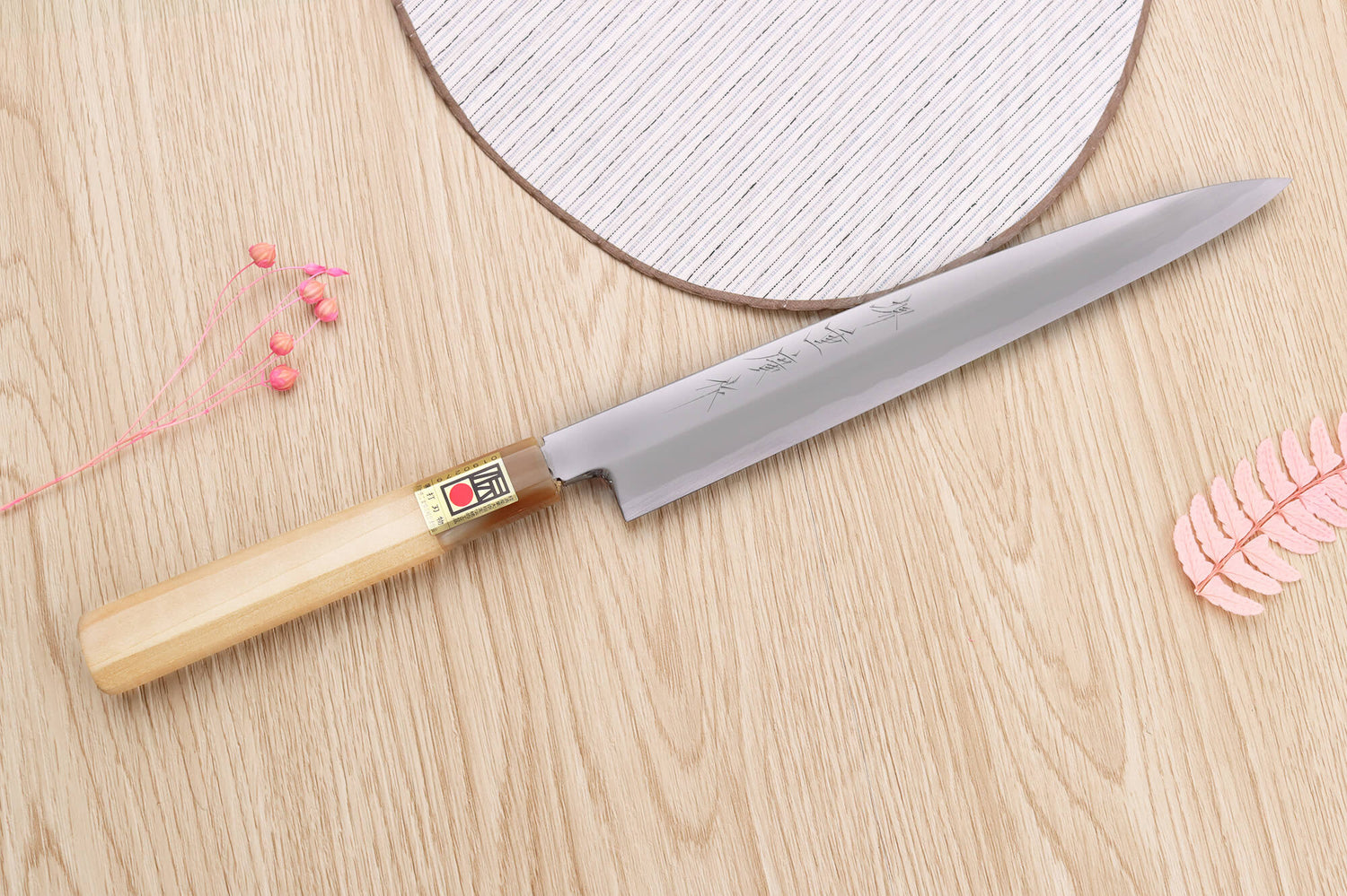 Couteau yanagiba japonais artisanal Kasahara Shigehiro forgé par Yoshikazu Ikeda 21cm