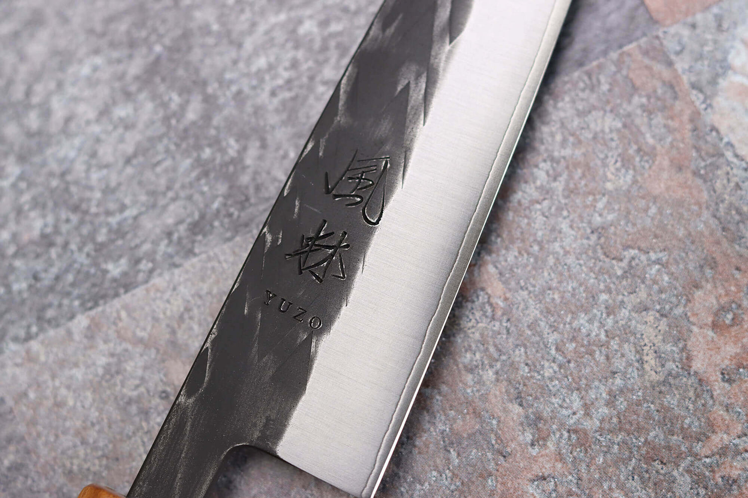 Couteau universel 13,5cm japonais artisanal Yuzo Black SLD ébène et olivier