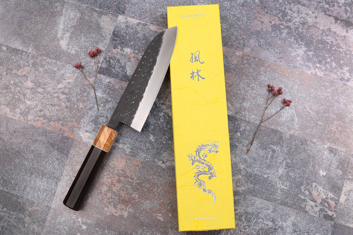 Couteau santoku 16,5cm japonais artisanal Yuzo Black SLD ébène et olivier