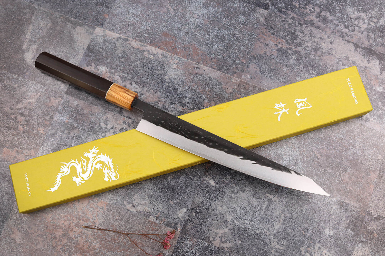 Couteau sujihiki 24cm japonais artisanal Yuzo Black SLD ébène et olivier