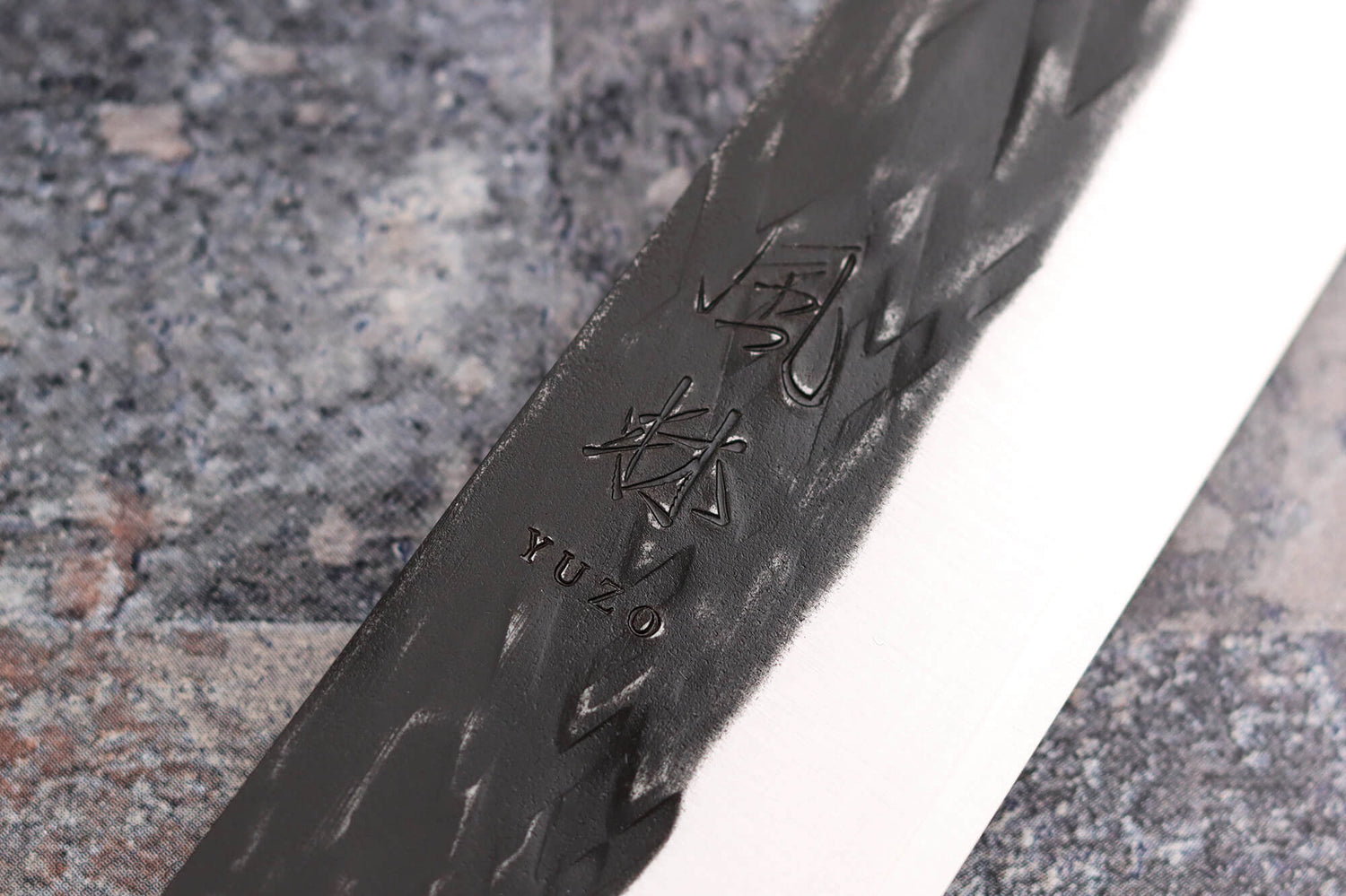 Couteau sujihiki 24cm japonais artisanal Yuzo Black SLD ébène et olivier