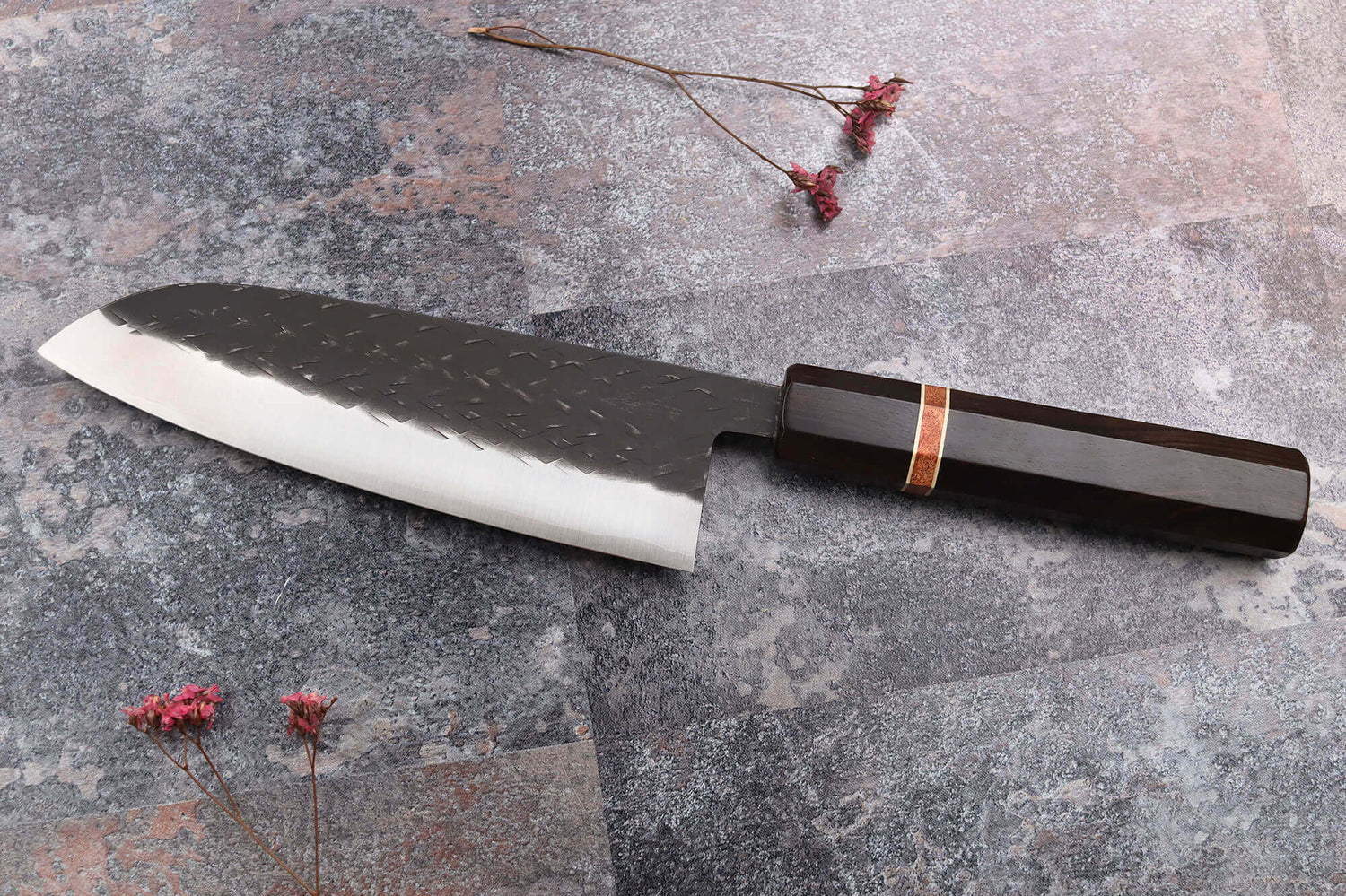 Couteau santoku 16,5cm japonais artisanal Yuzo Black SLD ébène et cognassier