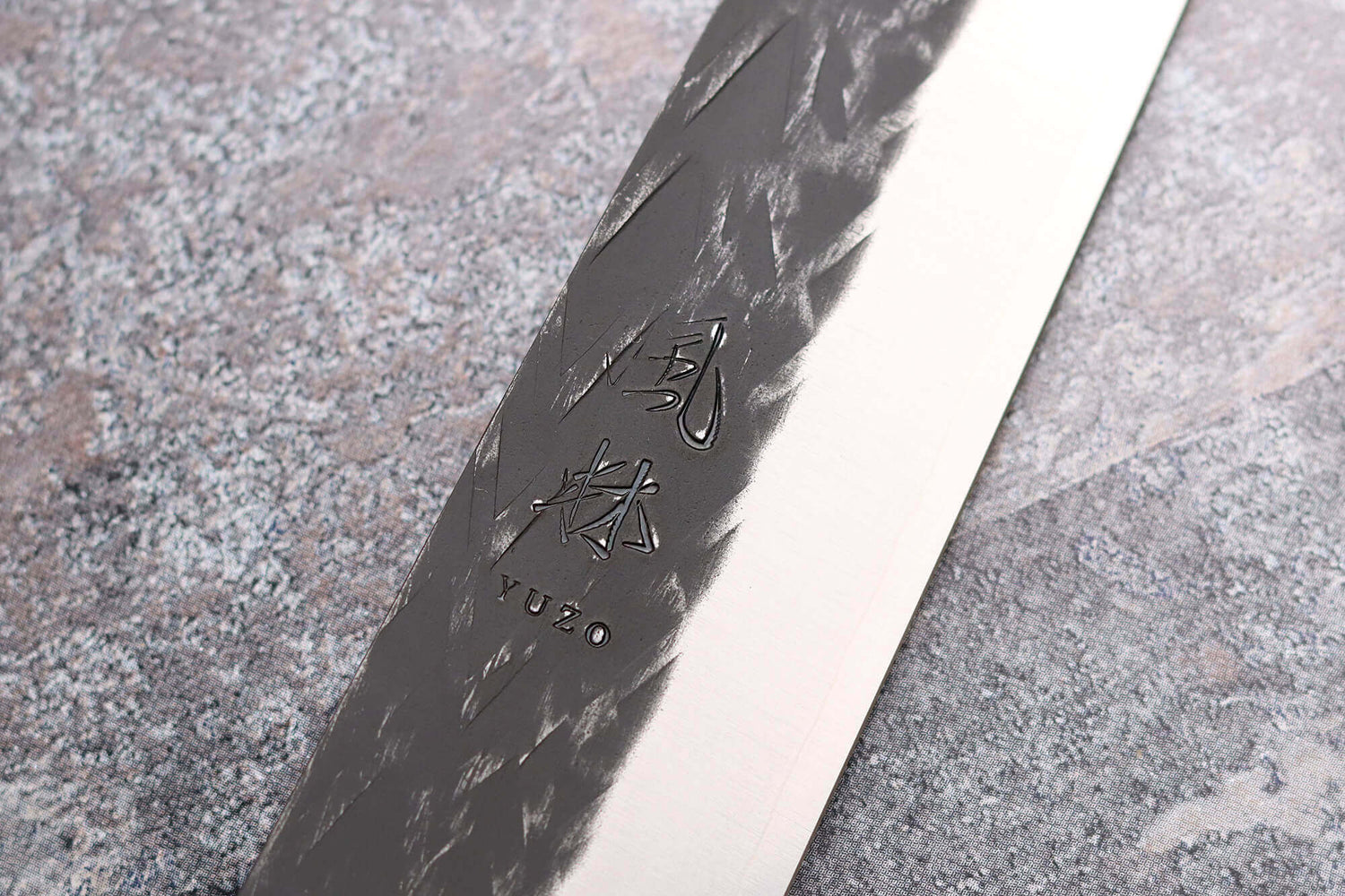 Couteau sujihiki 24cm japonais artisanal Yuzo Black SLD ébène et cognassier