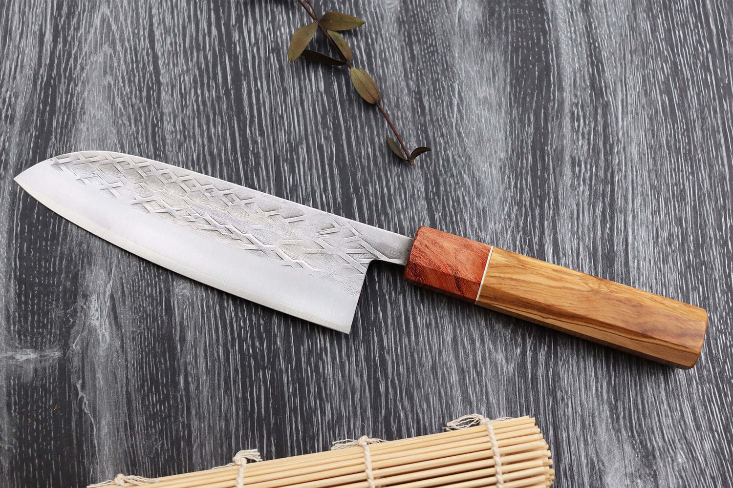 Couteau santoku 16,5cm japonais artisanal Yuzo SLD olivier et cognassier