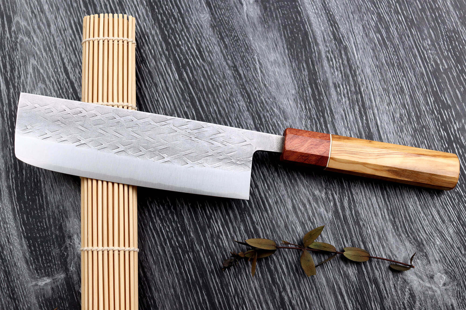 Couteau nakiri 16,5cm japonais artisanal Yuzo SLD olivier et cognassier