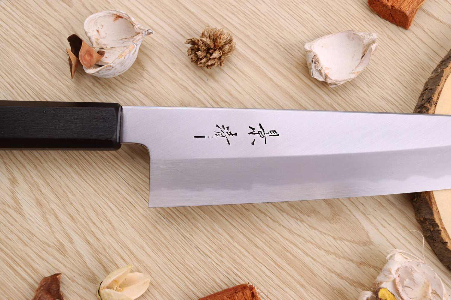Couteau de chef japonais artisanal Kagekiyo Suri Urushi 24cm