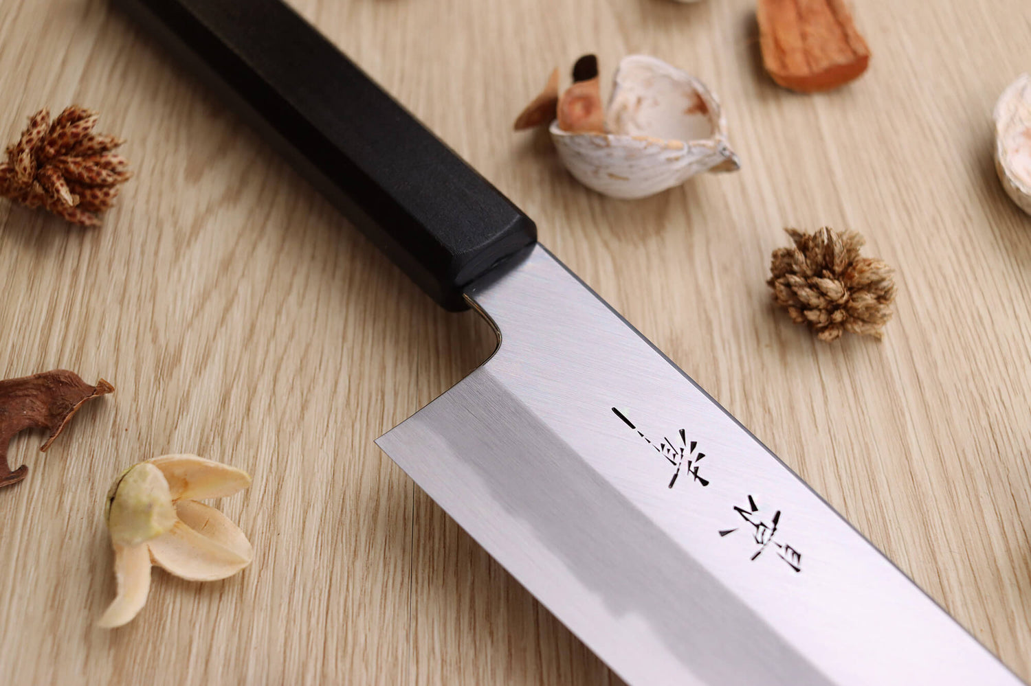Couteau de chef japonais artisanal Kagekiyo Suri Urushi 24cm