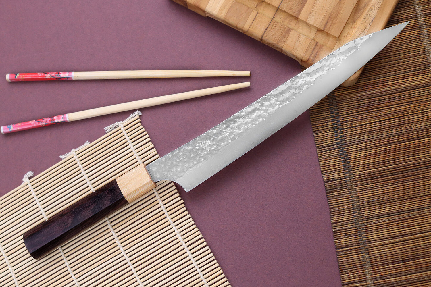 Couteau sujihiki kiritsuke japonais artisanal martelé Yu Kurosaki senko 24cm acier SG2