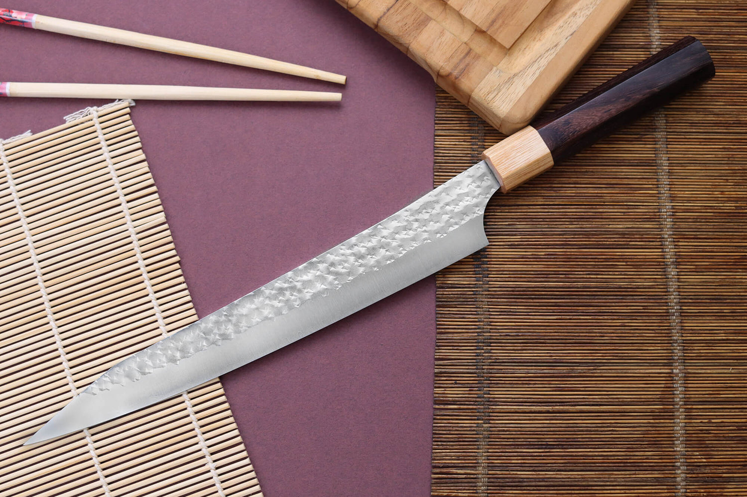 Couteau sujihiki kiritsuke japonais artisanal martelé Yu Kurosaki senko 24cm acier SG2
