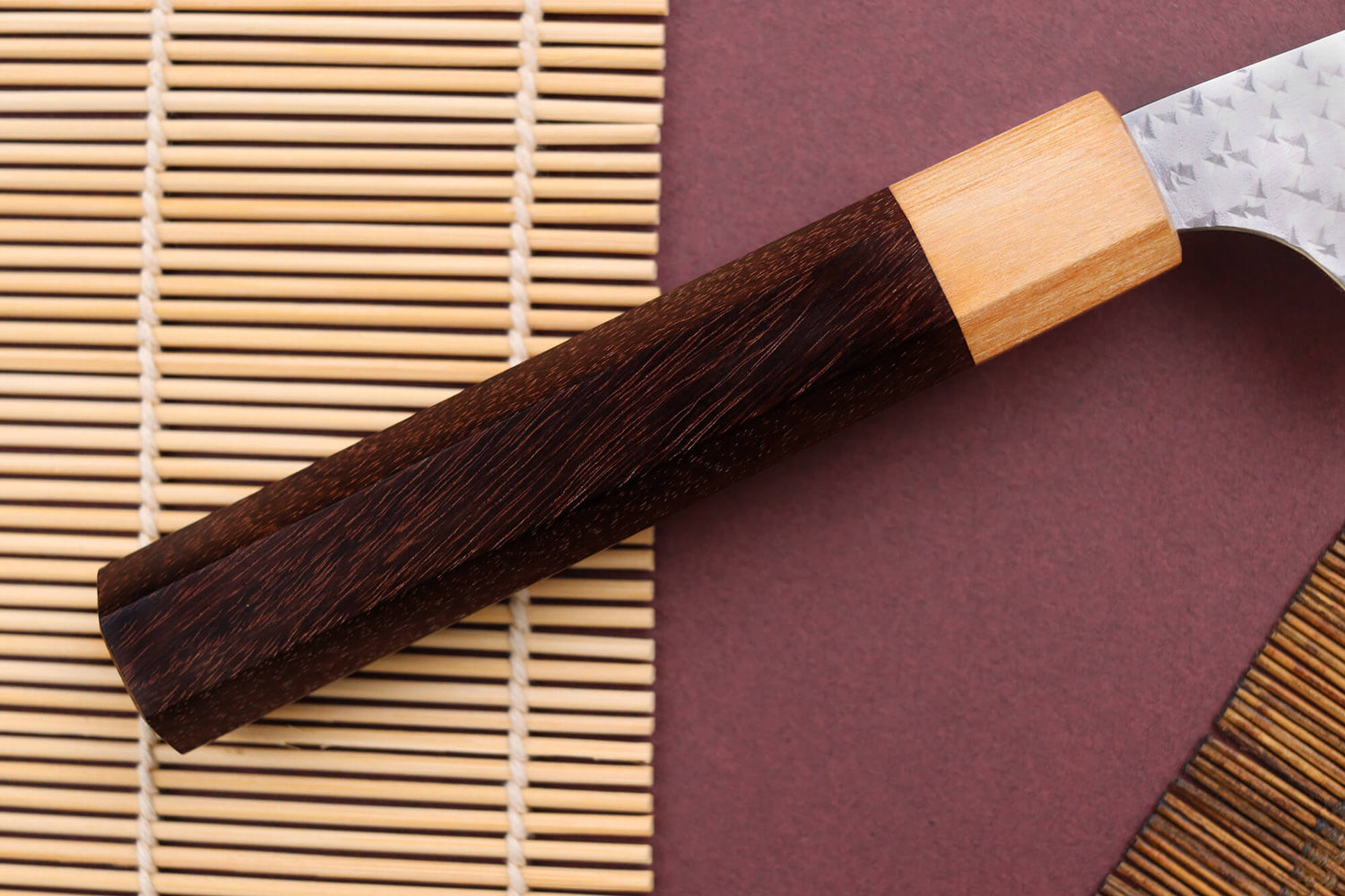 Couteau sujihiki kiritsuke japonais artisanal martelé Yu Kurosaki senko 27cm acier SG2