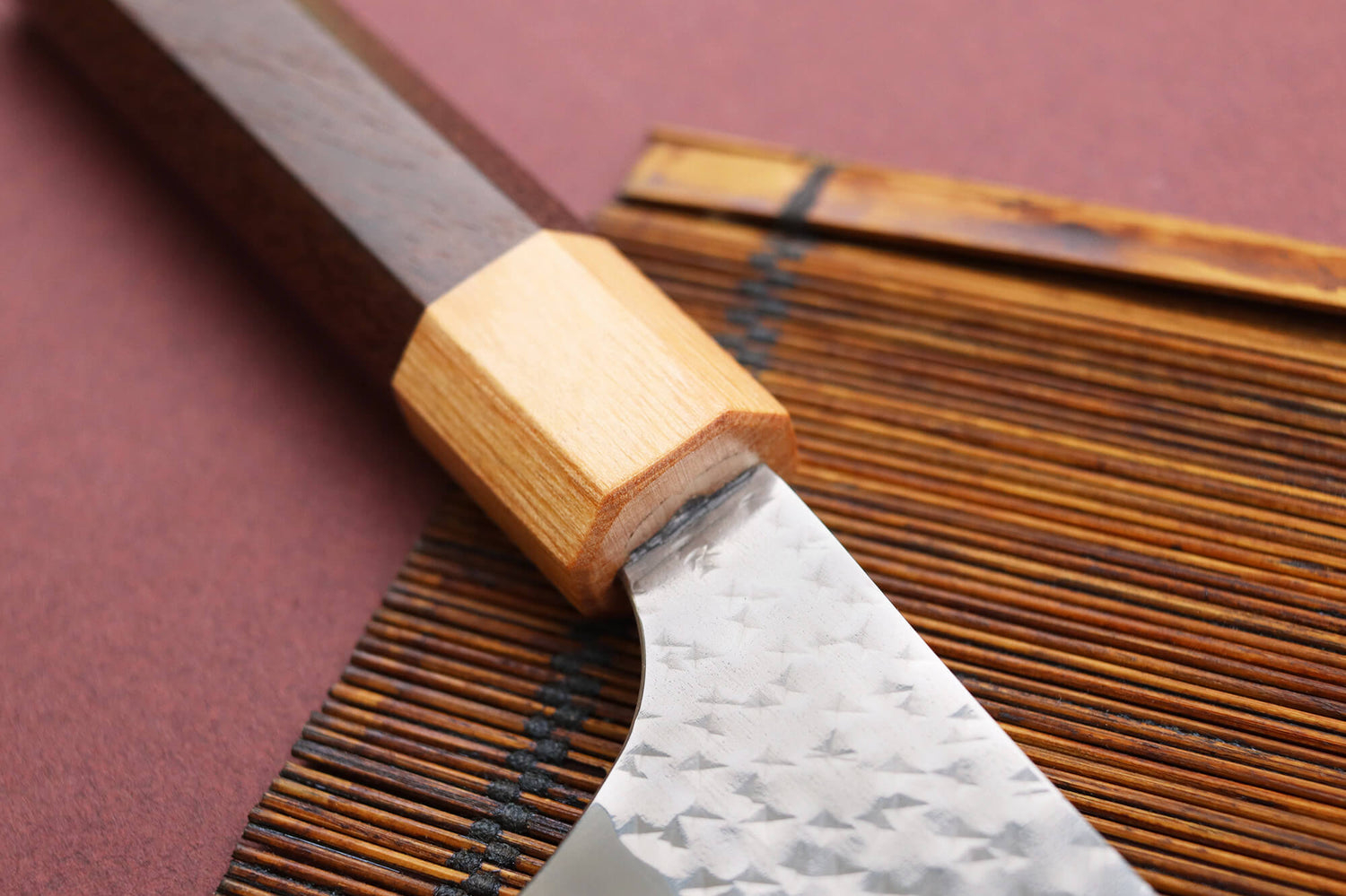 Couteau sujihiki kiritsuke japonais artisanal martelé Yu Kurosaki senko 27cm acier SG2