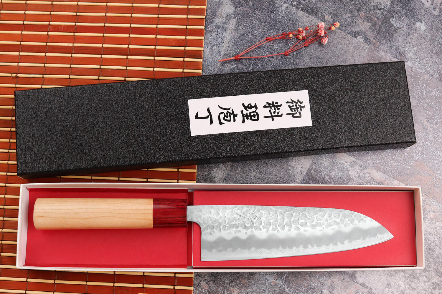 Couteau santoku japonais artisanal Tsunehisa Aogami Super martelé 16,5cm