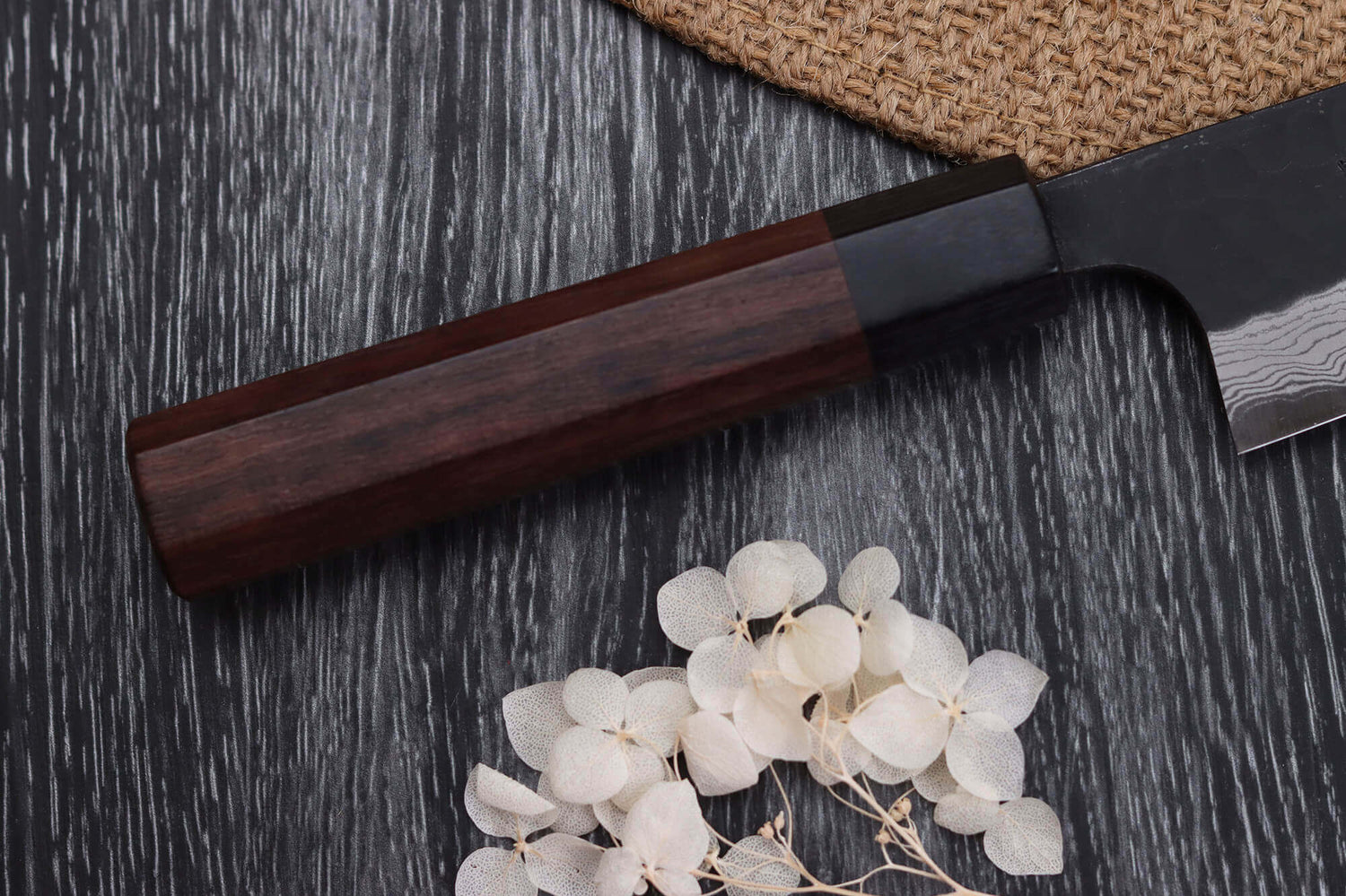Couteau de chef japonais artisanal Nao Yamamoto Damas AS brut de forge 18cm