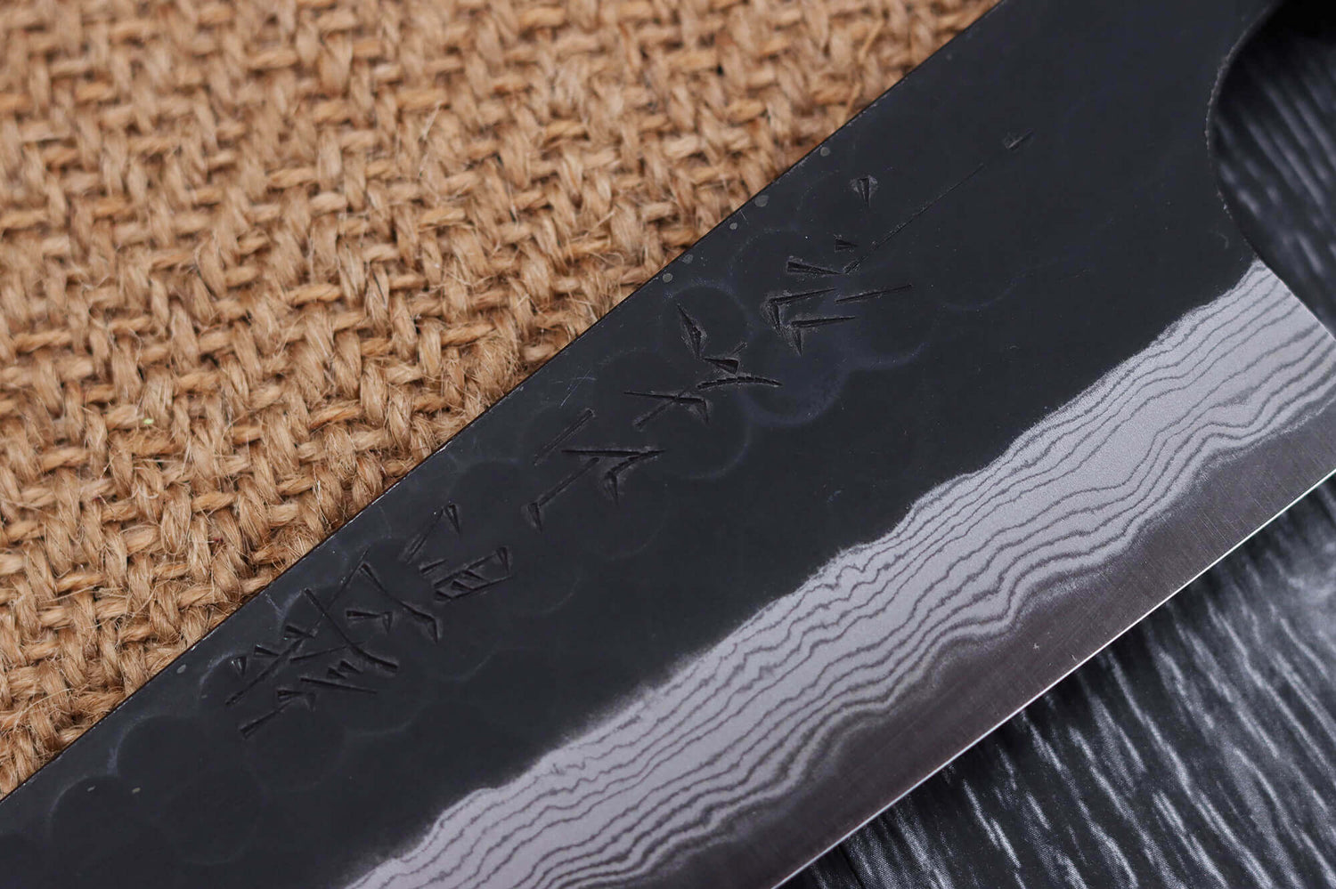 Couteau de chef japonais artisanal Nao Yamamoto Damas AS brut de forge 18cm