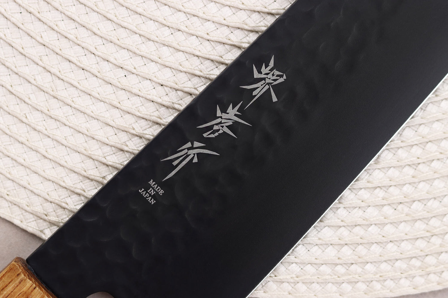 Couteau de chef 24cm japonais Sakai Takayuki Kurokage VG10 manche en chêne brûlé