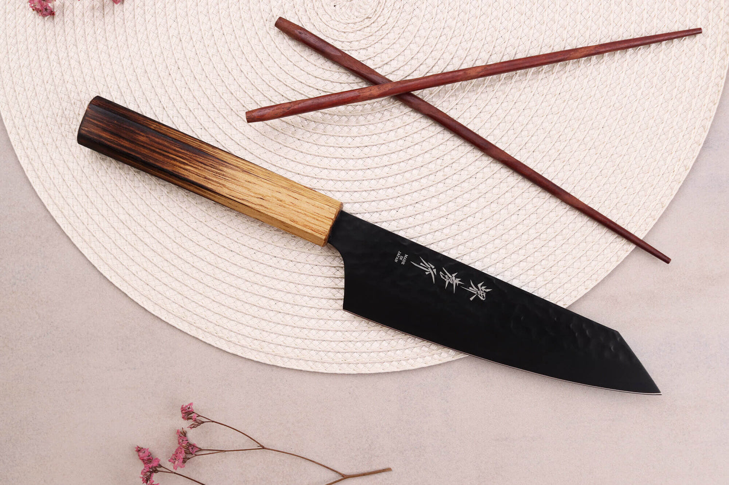 Couteau kiritsuke santoku 16cm japonais Sakai Takayuki Kurokage VG10 manche en chêne brûlé