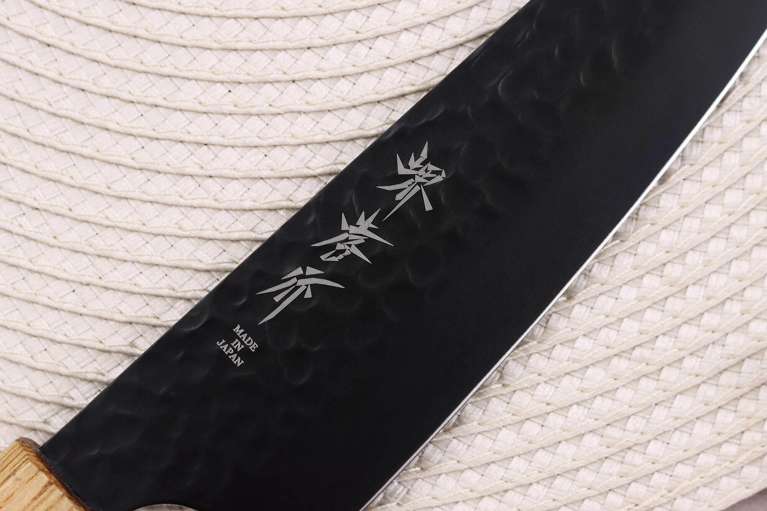 Couteau kiritsuke santoku 16cm japonais Sakai Takayuki Kurokage VG10 manche en chêne brûlé